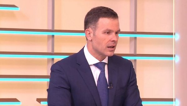 МАЛИ О ЗЕЛЕНОМ ФОНДУ: Имате оне који обећавају и ништа не ураде, а имате и председника Вучића МАЛИ О ЗЕЛЕНОМ ФОНДУ: Имате оне који обећавају и ништа не ураде, а имате и председника Вучића