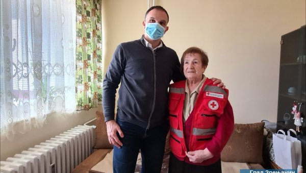 МАРИЈА ИЗ ЗРЕЊАНИНА ЈЕ ПРИМЕР ЗА СВЕ: Пуних 57 година волонтира у Црвеном Крсту! МАРИЈА ИЗ ЗРЕЊАНИНА ЈЕ ПРИМЕР ЗА СВЕ: Пуних 57 година волонтира у Црвеном Крсту!