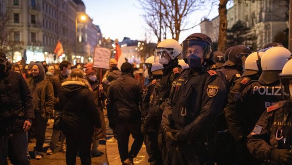 АУСТРИЈА У АГОНИЈИ: Климатски активисти постају све екстремнији, сада буше и гуме на аутомобилима АУСТРИЈА У АГОНИЈИ: Климатски активисти постају све екстремнији, сада буше и гуме на аутомобилима