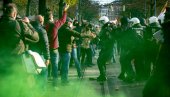 INCIDENTI NA PROTESTU U BEČU: Uhapšeno 5 osoba, povređeno više policajaca INCIDENTI NA PROTESTU U BEČU: Uhapšeno 5 osoba, povređeno više policajaca