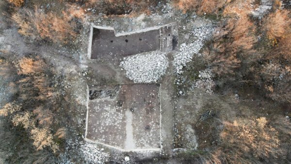 ВИТЕШКА ПАЛАТА ВЕЋА ОД ДЕСПОТОВЕ: Највећа војна база средњовековне Србије налазила се изнад Забрега, код Параћина ВИТЕШКА ПАЛАТА ВЕЋА ОД ДЕСПОТОВЕ: Највећа војна база средњовековне Србије налазила се изнад Забрега, код Параћина
