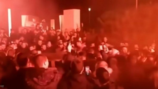 СРАМНА ПРОСЛАВА ХРВАТСКОГ РЕПРЕЗЕНТАТИВЦА: Мрзим Динамо, српско име је то СРАМНА ПРОСЛАВА ХРВАТСКОГ РЕПРЕЗЕНТАТИВЦА: Мрзим Динамо, српско име је то