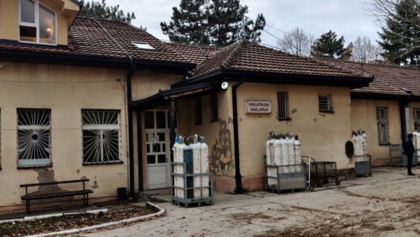 ЈУЧЕ ЈОШ ЈЕДНА ЖРТВА КОРОНА У ВРАЊУ: Смањује се број пацијената у ковид болницама ЈУЧЕ ЈОШ ЈЕДНА ЖРТВА КОРОНА У ВРАЊУ: Смањује се број пацијената у ковид болницама