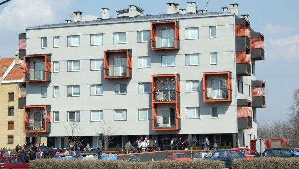 KОНKУРС ЗА ДОДЕЛУ СТАНОВА: Kров над главом и избеглицама у Неготину и Kладову KОНKУРС ЗА ДОДЕЛУ СТАНОВА: Kров над главом и избеглицама у Неготину и Kладову