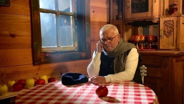 НОВА БАЛАДА МИРИШЕ НА БАЛАШЕВИЋА: Жељко Самарџић, за Новости, пред концерт у Београду 24. децембра НОВА БАЛАДА МИРИШЕ НА БАЛАШЕВИЋА: Жељко Самарџић, за Новости, пред концерт у Београду 24. децембра