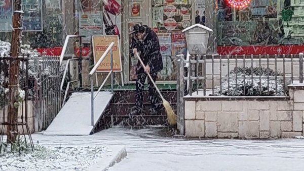 КАДА СНЕГ СТИЖЕ У БЕОГРАД? Метеоролози најављују: Пред нама је мећава са 15 центиметара белог покривача КАДА СНЕГ СТИЖЕ У БЕОГРАД? Метеоролози најављују: Пред нама је мећава са 15 центиметара белог покривача
