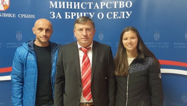 ДО САДА 12 КУЋА ЗА МЛАДЕ: У Пироту још једна кућа од Министарства ДО САДА 12 КУЋА ЗА МЛАДЕ: У Пироту још једна кућа од Министарства
