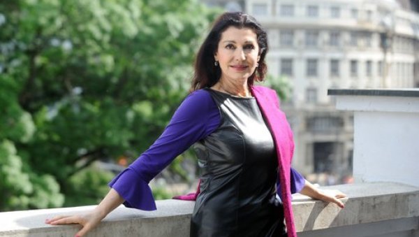 ЈАДРАНКА ЈОВАНОВИЋ ПРEMИЈЕРНО КАО ОРФЕЈА : У опери Орфеј и Еуридика Народног позоришта у Београду ЈАДРАНКА ЈОВАНОВИЋ ПРEMИЈЕРНО КАО ОРФЕЈА : У опери Орфеј и Еуридика Народног позоришта у Београду