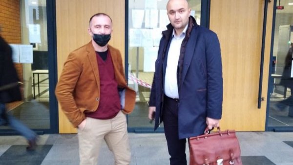 ЗАВРШНЕ РЕЧИ НА СУЂЕЊУ ЗА УБИСТВО МИТЕ БЕЖАНИЈЕ: Симић поправљао аутомобил па оставио ДНК ЗАВРШНЕ РЕЧИ НА СУЂЕЊУ ЗА УБИСТВО МИТЕ БЕЖАНИЈЕ: Симић поправљао аутомобил па оставио ДНК