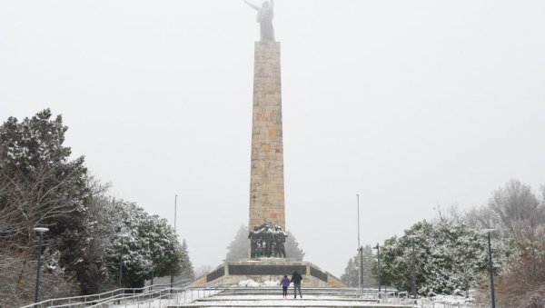 ВРЕМЕНСКА ПРОГНОЗА ЗА ПОНЕДЕЉАК, 17. ЈАНУАР: Ујутру мраз, пре подне облаци и сунце, увече - падавине ВРЕМЕНСКА ПРОГНОЗА ЗА ПОНЕДЕЉАК, 17. ЈАНУАР: Ујутру мраз, пре подне облаци и сунце, увече - падавине