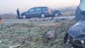 POGINULA DVA MUŠKARCA KOD INĐIJE: Dvojica teško povređena u teškom sudaru četiri vozila POGINULA DVA MUŠKARCA KOD INĐIJE: Dvojica teško povređena u teškom sudaru četiri vozila