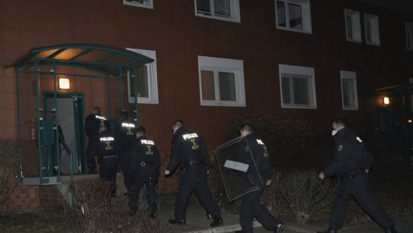 РАЦИЈА У НЕМАЧКОЈ: Хапшење кријумчара људи балканском рутом РАЦИЈА У НЕМАЧКОЈ: Хапшење кријумчара људи балканском рутом