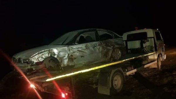 ЈЕЗИВЕ ФОТОГРАФИЈЕ СА МЕСТА НЕСРЕЋЕ: Тинејџерка страдала у удесу између Зрењанина и Бечеја ЈЕЗИВЕ ФОТОГРАФИЈЕ СА МЕСТА НЕСРЕЋЕ: Тинејџерка страдала у удесу између Зрењанина и Бечеја