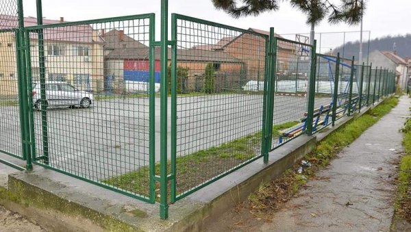 РАДОВИ У ДВЕ ШКОЛЕ: Уређена издвојена одељења ОШ Иван Милутиновић РАДОВИ У ДВЕ ШКОЛЕ: Уређена издвојена одељења ОШ Иван Милутиновић