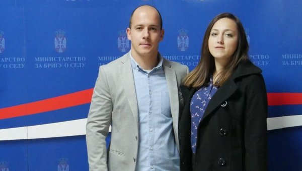 И НЕГОТИНЦИМА КУЋА НА СЕЛУ: Бојани и Милану Лалић држава решила стамбено питање И НЕГОТИНЦИМА КУЋА НА СЕЛУ: Бојани и Милану Лалић држава решила стамбено питање