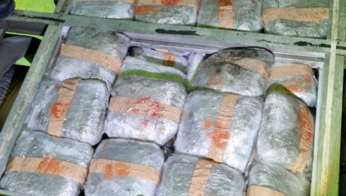 ZAPLENJENO 43 KILOGRAMA MARIHUANE: Akcija policije i carine na prelazu Šid
