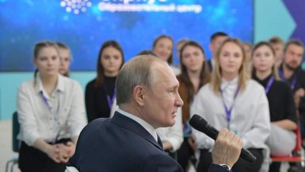 БЛИНКЕН ПОСВЕТИО ПЕСМУ ПУТИНУ: Никада се нећемо помирити