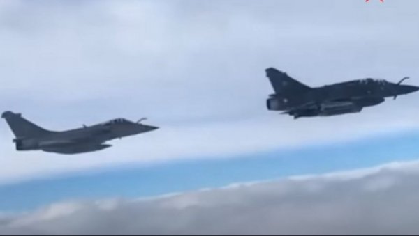 РУСКИ И КИНЕСКИ ЛОВЦИ УШЛИ У ЗОНУ ПВО ЈУЖНЕ КОРЕЈЕ: Сеул реаговао - подигао своју авијацију РУСКИ И КИНЕСКИ ЛОВЦИ УШЛИ У ЗОНУ ПВО ЈУЖНЕ КОРЕЈЕ: Сеул реаговао - подигао своју авијацију
