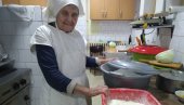 ИЗ СОПОЋАНА НИЈЕ ХТЕЛА НИ У ЊУЈОРК: Преминула легендарна бака Буда (91) ИЗ СОПОЋАНА НИЈЕ ХТЕЛА НИ У ЊУЈОРК: Преминула легендарна бака Буда (91)