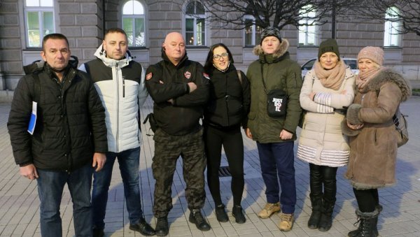 ЧУВАРИ (НЕ) ШТРАЈКУЈУ: Министарку правде позвали да реши проблем у Окружном затвору у Смедереву ЧУВАРИ (НЕ) ШТРАЈКУЈУ: Министарку правде позвали да реши проблем у Окружном затвору у Смедереву