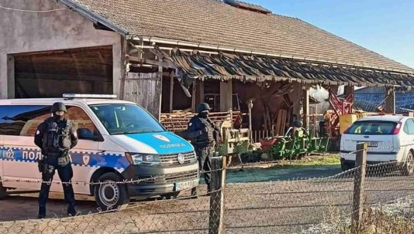 ДИЛЕРЕ ОДАЛЕ ПОРУКЕ: Ухапшени у акцији Сториџ 2 пребачени у Тужилаштво БиХ ДИЛЕРЕ ОДАЛЕ ПОРУКЕ: Ухапшени у акцији Сториџ 2 пребачени у Тужилаштво БиХ