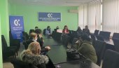 ВИШЕ ОД 1.000 ЖЕНА ЗАТРАЖИЛО ПОМОЋ: СОС телефон у Крушевцу активан радним данима (ФОТО) ВИШЕ ОД 1.000 ЖЕНА ЗАТРАЖИЛО ПОМОЋ: СОС телефон у Крушевцу активан радним данима (ФОТО)
