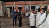 ВУЧИЋ ОБИШАО ЈУМИС ФАБРИКУ: Председник наставља посету Нишавском округу (ФОТО) ВУЧИЋ ОБИШАО ЈУМИС ФАБРИКУ: Председник наставља посету Нишавском округу (ФОТО)