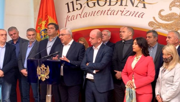 ОВАКВЕ БЕСМИСЛИЦЕ ИМАЈУ ЕЛЕМЕНТЕ ОЗБИЉНЕ МЕНТАЛНЕ ДИЈАГНОЗЕ ДФ оштро демантује вест да су ДПС-у нудили коалицију ОВАКВЕ БЕСМИСЛИЦЕ ИМАЈУ ЕЛЕМЕНТЕ ОЗБИЉНЕ МЕНТАЛНЕ ДИЈАГНОЗЕ ДФ оштро демантује вест да су ДПС-у нудили коалицију