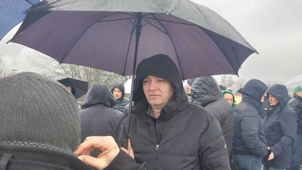 ОДЗИВ НА БЛОКАДУ МОСТА ПОКАЗАО СВЕ Градски одбор СНС Шабац: Шапчани нису насели на манипулације Небојше Зеленовића ОДЗИВ НА БЛОКАДУ МОСТА ПОКАЗАО СВЕ Градски одбор СНС Шабац: Шапчани нису насели на манипулације Небојше Зеленовића