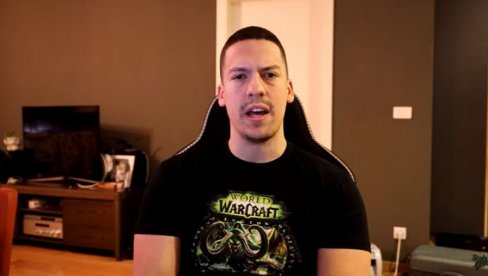 ZAPALJEN AUTOMOBIL BAKE PRASETA: Jutjuber s prozora gledao kako mu gori besna mašina od 500.000 €