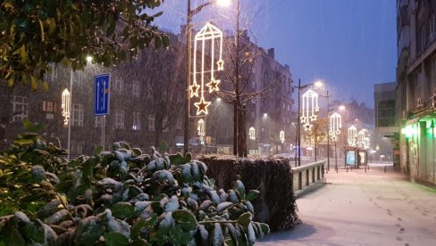 VEČERAS STIŽE SNEG U OVE KRAJEVE: Sutra i do 10 centimetara snežnog pokrivača VEČERAS STIŽE SNEG U OVE KRAJEVE: Sutra i do 10 centimetara snežnog pokrivača