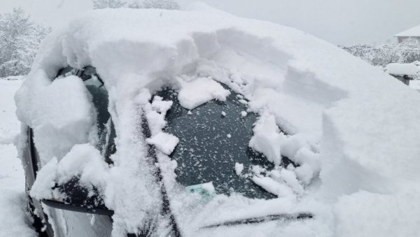 У ОСЕЧИНИ ВАНРЕДНА СИТУАЦИЈА: Четири дана без струје, три села потпуно одсечена У ОСЕЧИНИ ВАНРЕДНА СИТУАЦИЈА: Четири дана без струје, три села потпуно одсечена