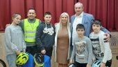 УЧЕСТВОВАЛА ДЕЦА ИЗ 13 БЕОГРАДСКИХ ОПШТИНА: Квиз “Саобраћајко” за ученике основних школа УЧЕСТВОВАЛА ДЕЦА ИЗ 13 БЕОГРАДСКИХ ОПШТИНА: Квиз “Саобраћајко” за ученике основних школа