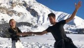 НОВАК ЂОКОВИЋ ПУНИ БАТЕРИЈЕ: Избор је пао на ову планинску лепотицу (ФОТО) НОВАК ЂОКОВИЋ ПУНИ БАТЕРИЈЕ: Избор је пао на ову планинску лепотицу (ФОТО)