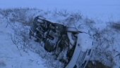 ДРАМА: Преврнуо се аутобус са српским одбојкашицама, мештани их извлачили ДРАМА: Преврнуо се аутобус са српским одбојкашицама, мештани их извлачили