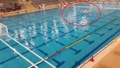 HAOS U BAZENU: Opšta tuča Srpkinja i Hrvatica, jedna završila u bolnici (VIDEO) HAOS U BAZENU: Opšta tuča Srpkinja i Hrvatica, jedna završila u bolnici (VIDEO)