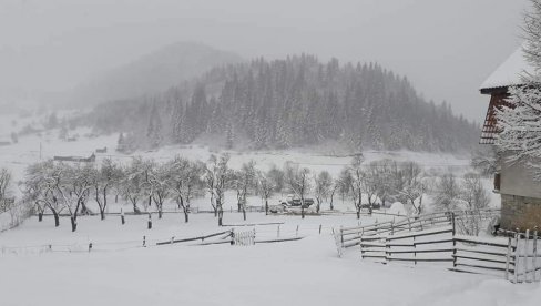 U KOSANICI IZMERENO -28,5 CELZIJUSA: Zima ponovo stigla na sever Crne Gore U KOSANICI IZMERENO -28,5 CELZIJUSA: Zima ponovo stigla na sever Crne Gore
