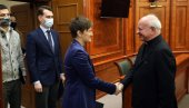 БРНАБИЋЕВА СА МОНСИЊОРОМ ПАЉОМ: Захвалност Светој столици на ставу о КиМ БРНАБИЋЕВА СА МОНСИЊОРОМ ПАЉОМ: Захвалност Светој столици на ставу о КиМ