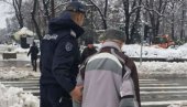 ЛЕПА СЛИКА СРБИЈЕ: Овако полиција и ватрогасци помажу грађанима (ФОТО/ВИДЕО) ЛЕПА СЛИКА СРБИЈЕ: Овако полиција и ватрогасци помажу грађанима (ФОТО/ВИДЕО)