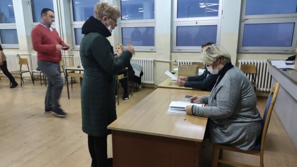 ГРАЂАНИ НЕ ВЕРУЈУ ОПОЗИЦИЈИ! Шта су показали резултати превремених избора у Приједору протеклог викенда ГРАЂАНИ НЕ ВЕРУЈУ ОПОЗИЦИЈИ! Шта су показали резултати превремених избора у Приједору протеклог викенда