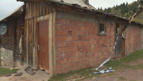 ПОЧЕЛО ЗБРИЊАВАЊЕ СЕДМОРО СИРОЧИЋА: После трагедије у породици Шкријељ у селу Дашча Ријека недалеко од Петњице ПОЧЕЛО ЗБРИЊАВАЊЕ СЕДМОРО СИРОЧИЋА: После трагедије у породици Шкријељ у селу Дашча Ријека недалеко од Петњице
