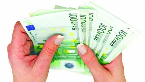 ДА ЛИ ДРЖАТИ НОВАЦ У КУЋИ? СТРУЧЊАЦИ РЕШИЛИ ДИЛЕМУ: Добро обратите пажњу на ове ствари