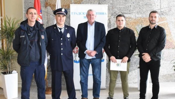 ТРАДИЦИОНАЛНА ПРИЗНАЊА: Награђени најбољи ватрогасац и полицајац ТРАДИЦИОНАЛНА ПРИЗНАЊА: Награђени најбољи ватрогасац и полицајац