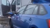 TEŠKA SAOBRAĆAJNA NESREĆA U NOVOM SADU: Automobil podleteo pod kamion - potpuno je uništen