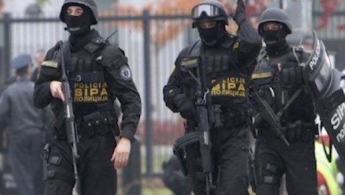 SNIMALI DRONOM BEZ DOZVOLE, PA TUKLI? Službenici SIPA nenajavljeno upali u Zvorničku Deponiju i napali radnika SNIMALI DRONOM BEZ DOZVOLE, PA TUKLI? Službenici SIPA nenajavljeno upali u Zvorničku Deponiju i napali radnika
