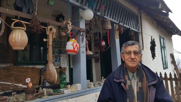 ЗЕМЉАЧЕ, НЕ ЗАБОРАВИ ЗАВИЧАЈ! Етно-музеј са више од хиљаду експоната чува од заборава напуштено Раутово близу Нишке Бање ЗЕМЉАЧЕ, НЕ ЗАБОРАВИ ЗАВИЧАЈ! Етно-музеј са више од хиљаду експоната чува од заборава напуштено Раутово близу Нишке Бање