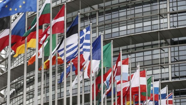 НОВИ НЕПРИЈАТЕЉСКИ АКТ ПРЕМА МОСКВИ: Европски парламент усвојио резолуцију против агресије Русије на Украјину НОВИ НЕПРИЈАТЕЉСКИ АКТ ПРЕМА МОСКВИ: Европски парламент усвојио резолуцију против агресије Русије на Украјину