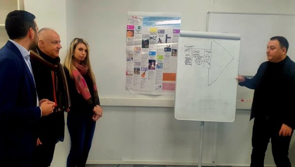 ХАБ И БИБЛИОТЕКА ЗА МЛАДЕ: Градоначелник посетио Обреновац ХАБ И БИБЛИОТЕКА ЗА МЛАДЕ: Градоначелник посетио Обреновац