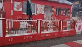 ЦРВЕНО-БЕЛА КУЋА Беранац свој дом претворио у музеј Црвене Звезде! (ФОТО/ВИДЕО) ЦРВЕНО-БЕЛА КУЋА Беранац свој дом претворио у музеј Црвене Звезде! (ФОТО/ВИДЕО)