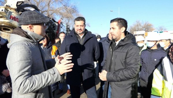 МИНИСТАР МОМИРОВИЋ У НОВОМ САДУ: Наш циљ је да 1. марта пустимо брзу пругу (ФОТО) МИНИСТАР МОМИРОВИЋ У НОВОМ САДУ: Наш циљ је да 1. марта пустимо брзу пругу (ФОТО)